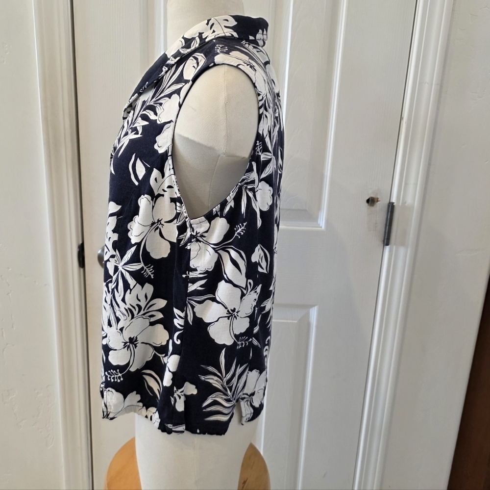 Caribbean Joe Navy and White Floral Blouse - Picture 2 of 4